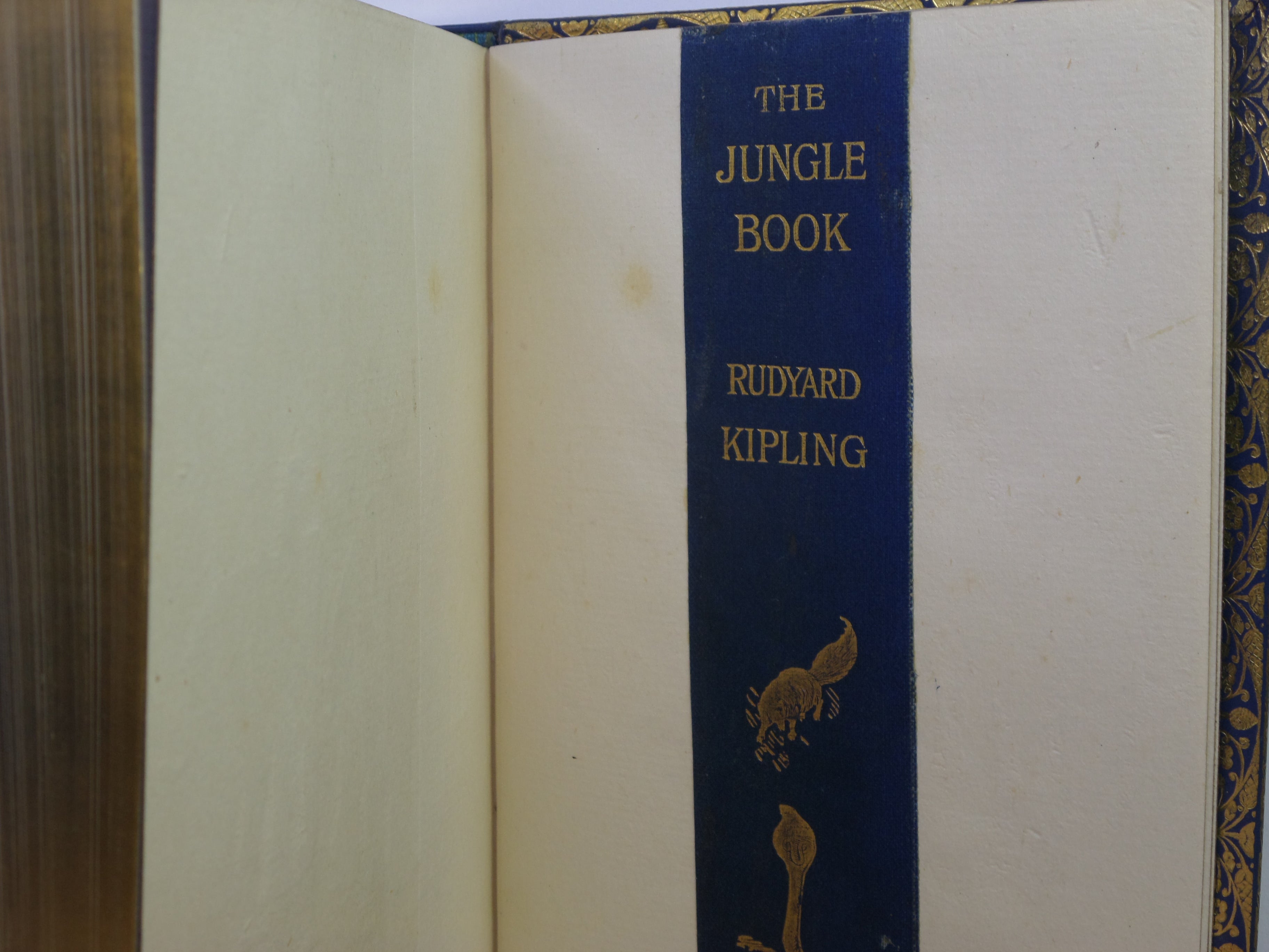 THE JUNGLE BOOK BY RUDYARD KIPLING 1897 BAYNTUN RIVIERE BINDING