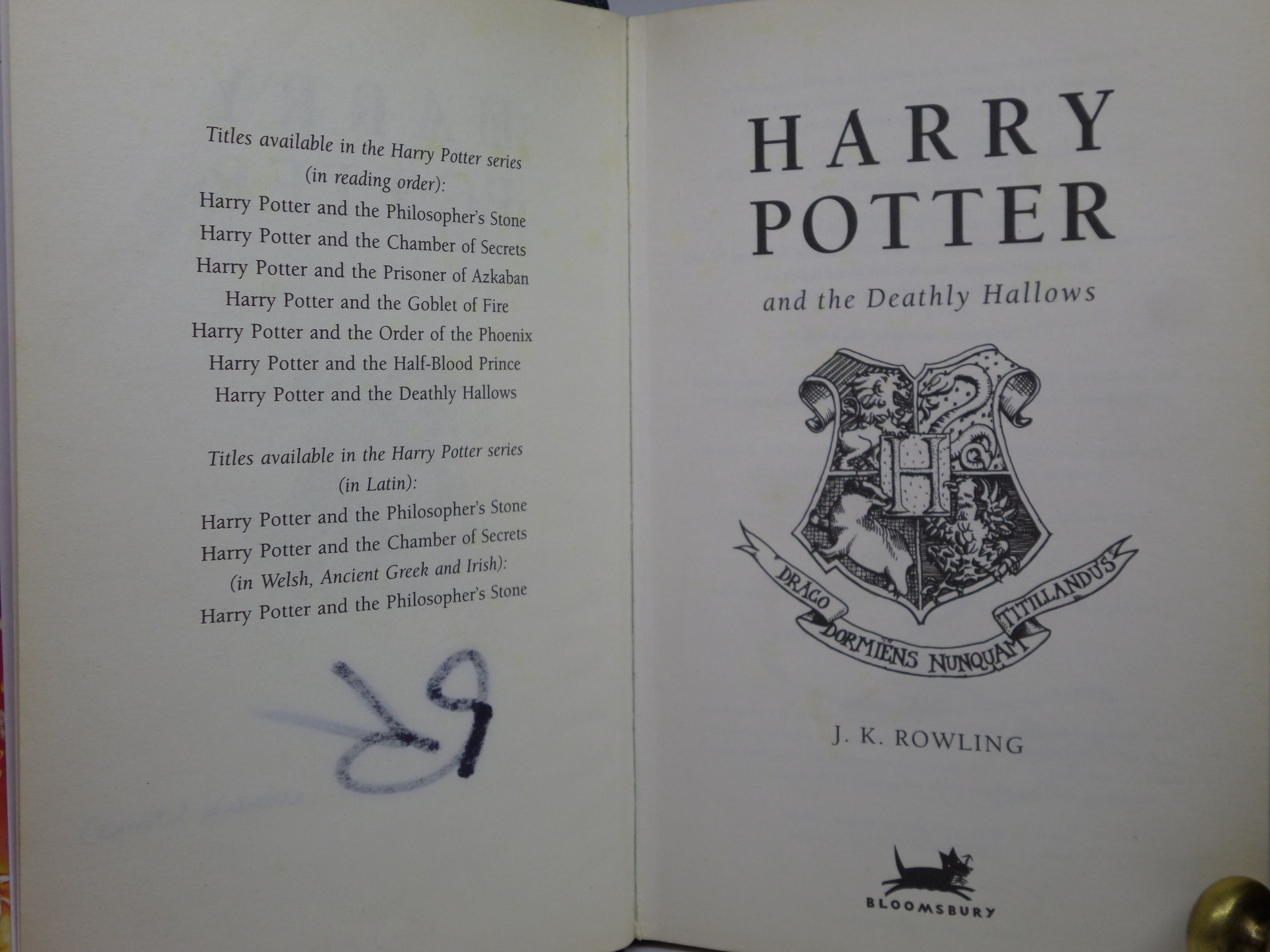 HARRY POTTER AND THE DEATHLY HALLOWS BY J.K. ROWLING 2007 SIGNED BY CAST MEMBERS