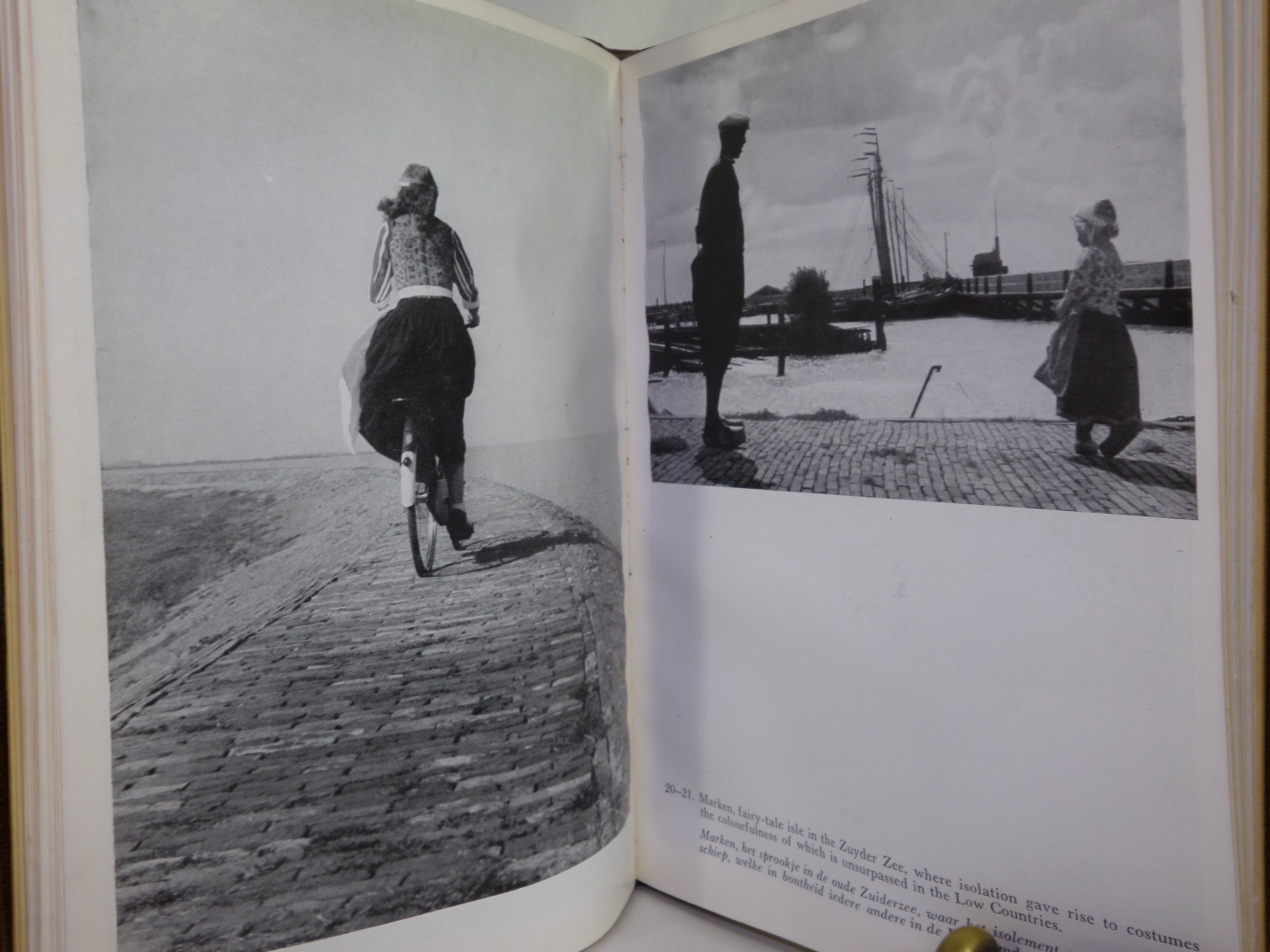 BY THE SIDE OF THE ZUYDER ZEE 1949 F.J. VAN WEL & IR. W.F. HEEMSKERCK DÜKER 1947 FINE LEATHER BINDING