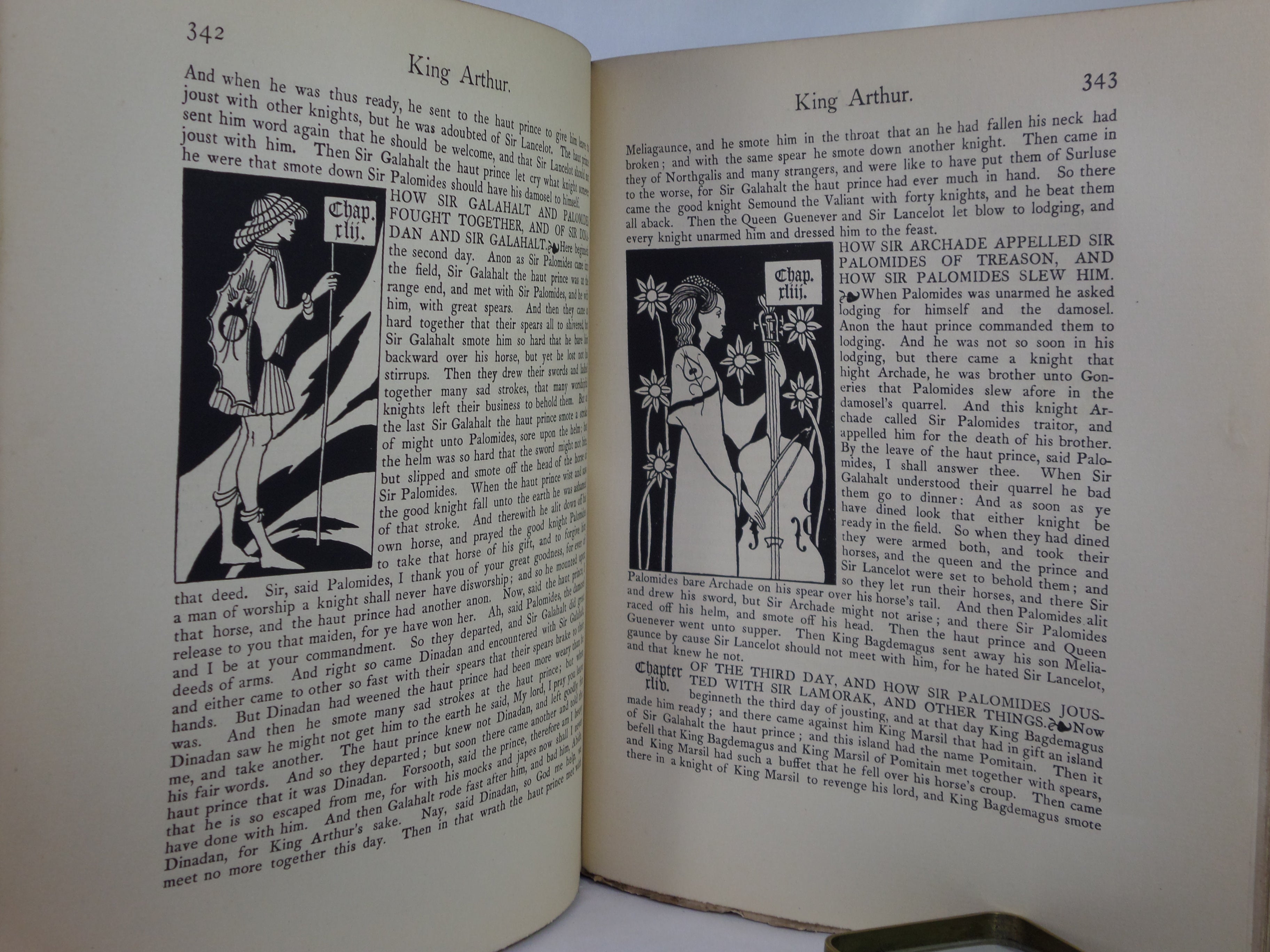 LE MORTE D'ARTHUR BY SIR THOMAS MALORY 1909 AUBREY BEARDSLEY SECOND EDITION