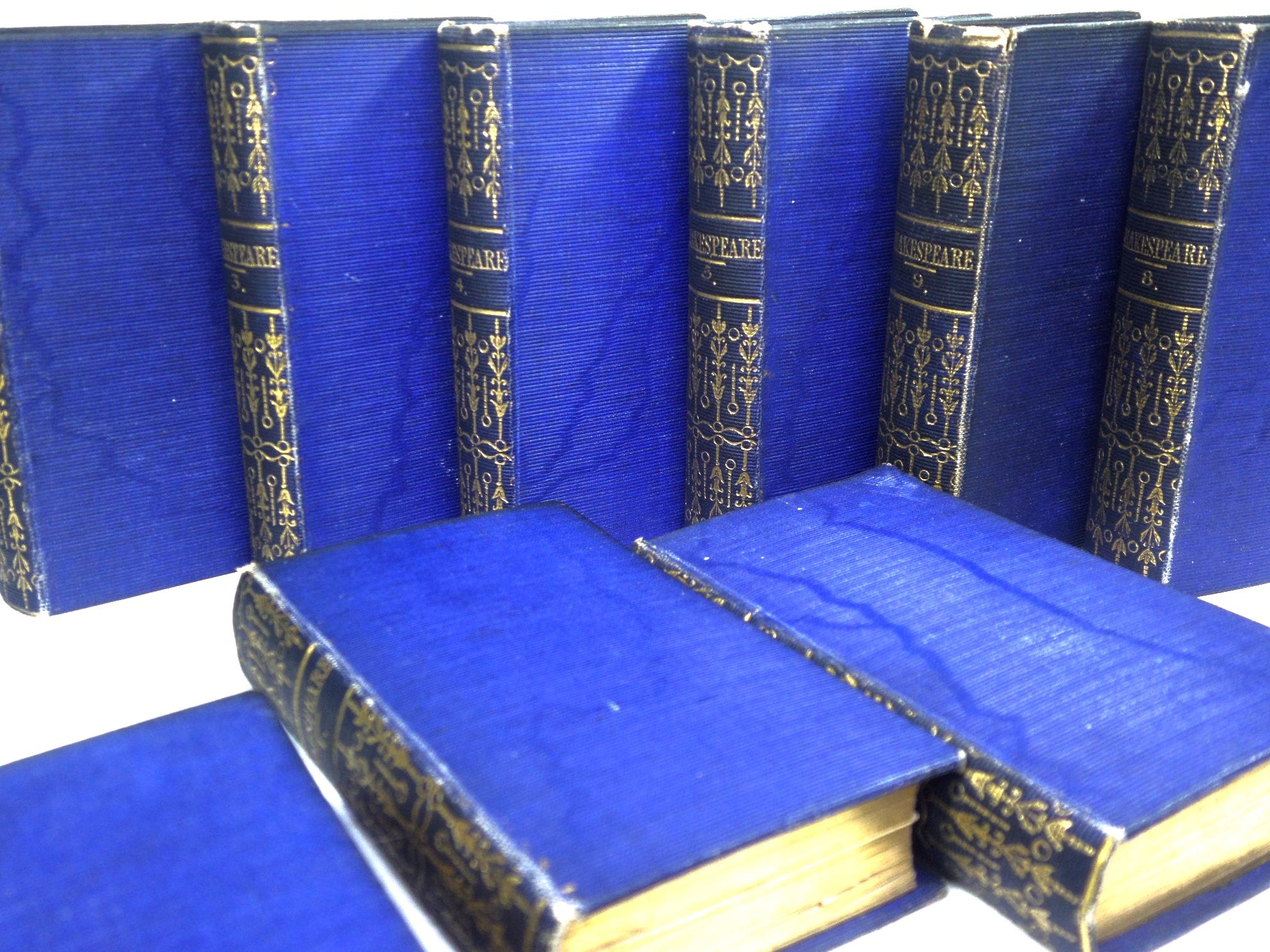 THE PLAYS OF WILLIAM SHAKESPEARE IN 9 MINIATURE VOLUMES 1825