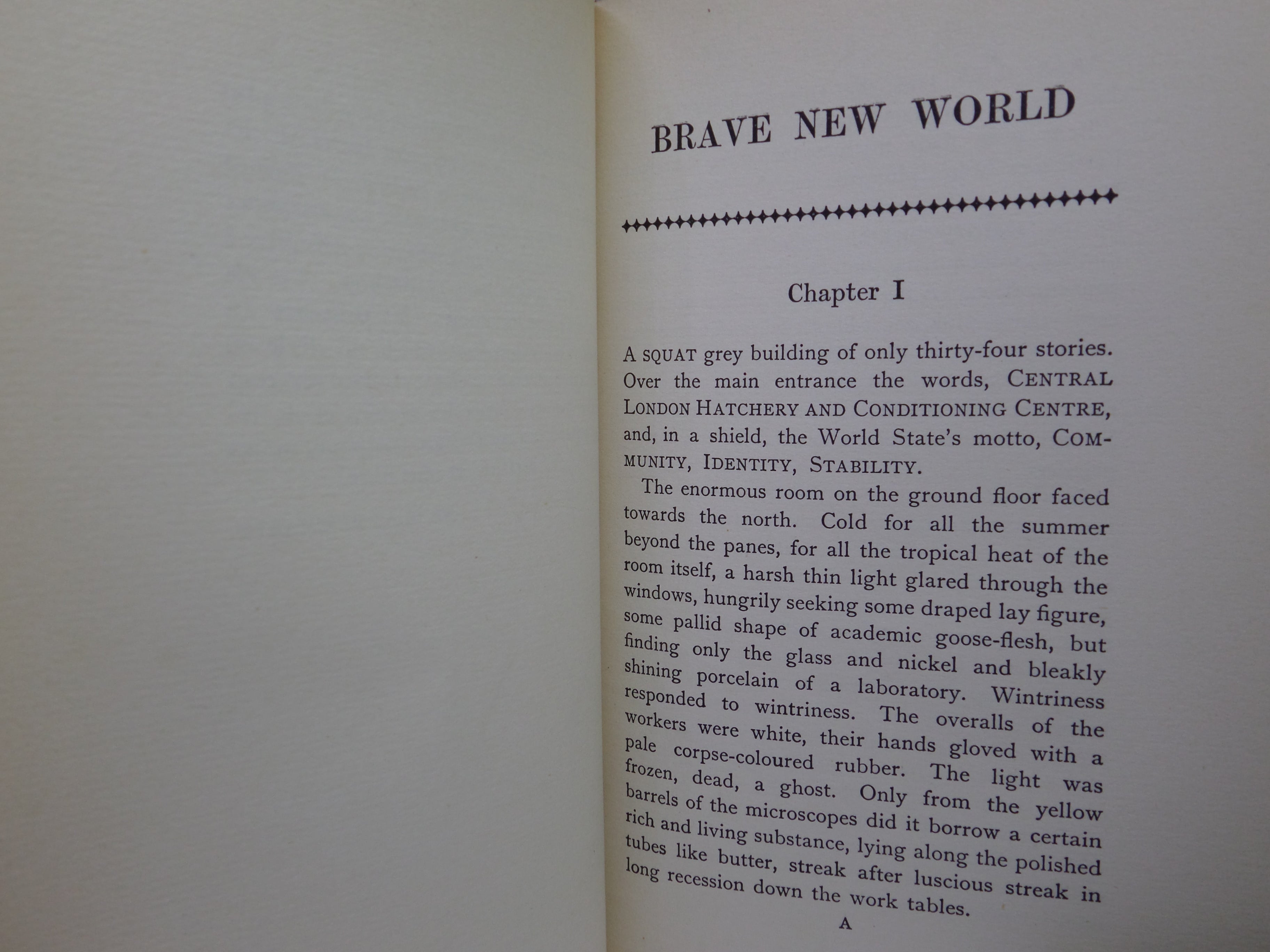 BRAVE NEW WORLD BY ALDOUS HUXLEY 1932 FIRST EDITION