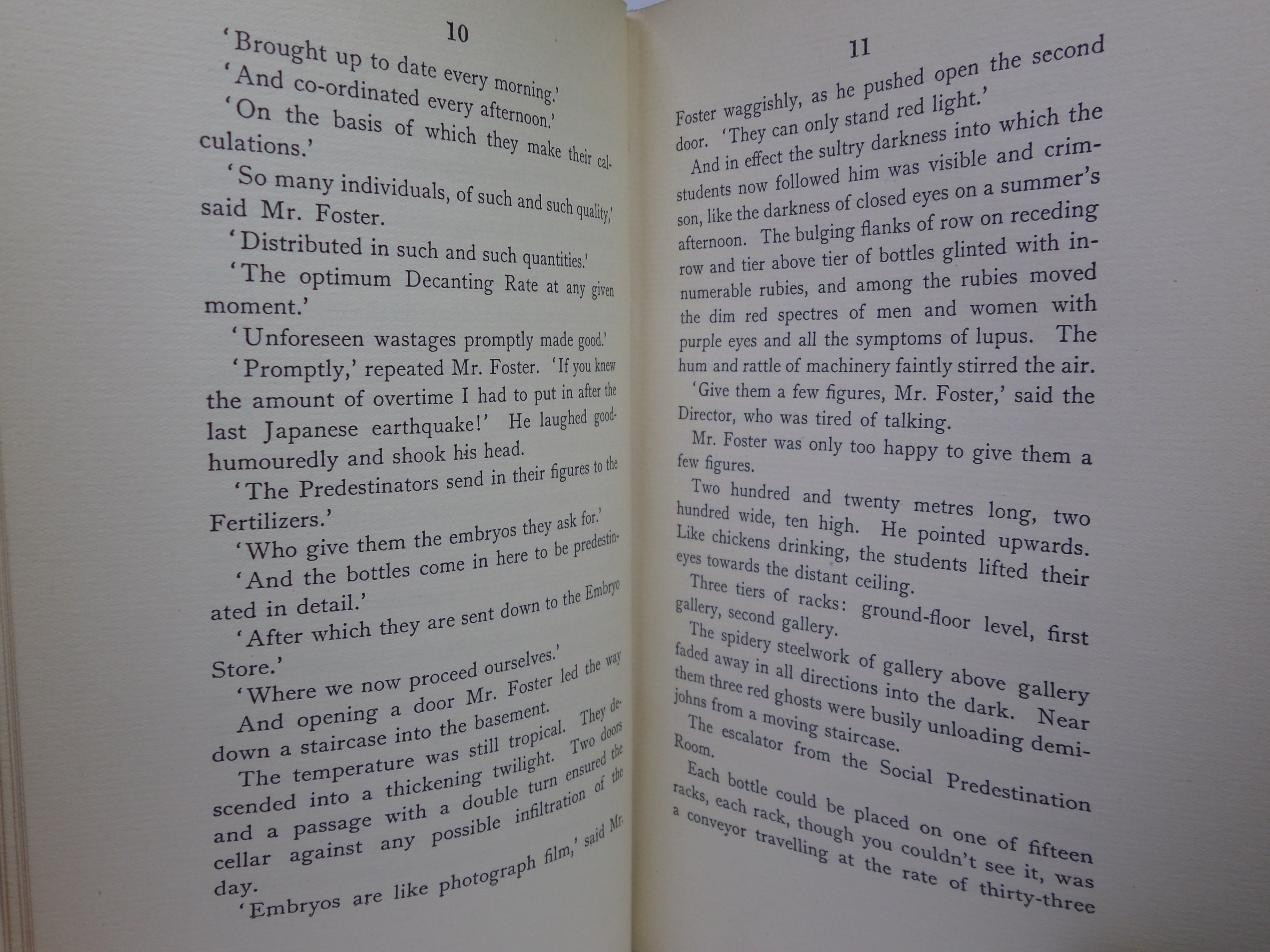 BRAVE NEW WORLD BY ALDOUS HUXLEY 1932 FIRST EDITION