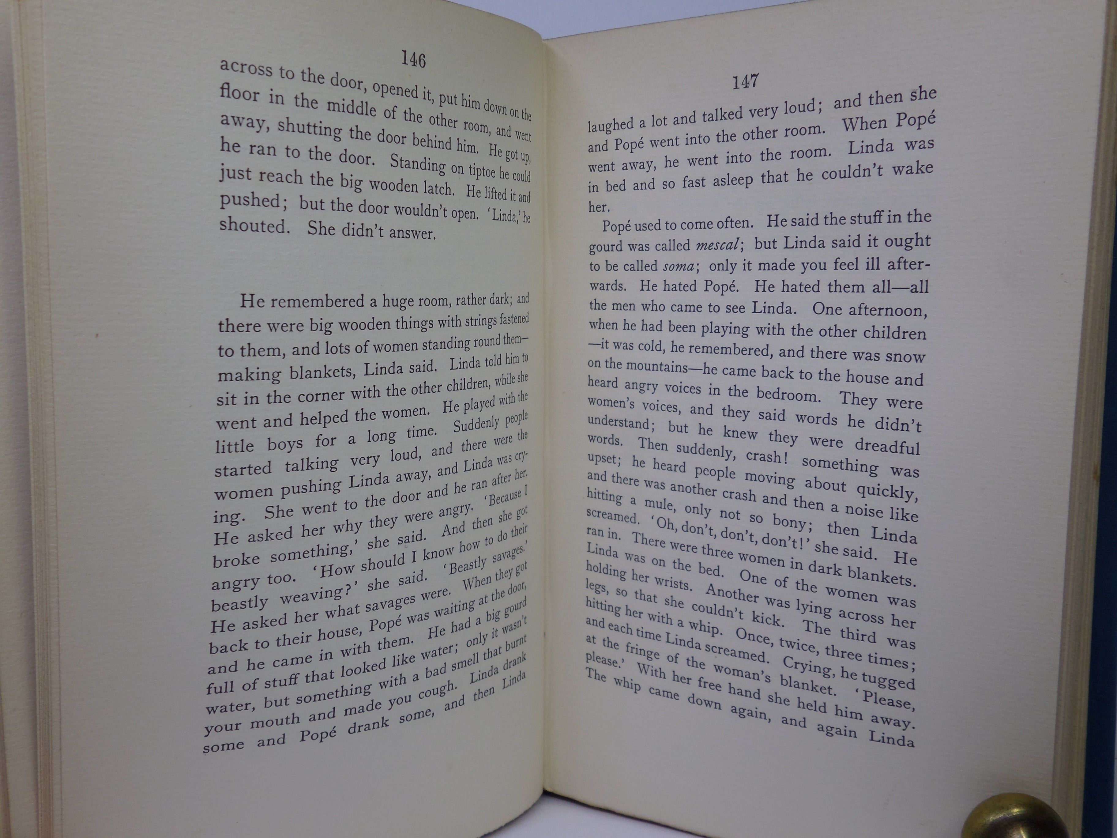 BRAVE NEW WORLD BY ALDOUS HUXLEY 1932 FIRST EDITION