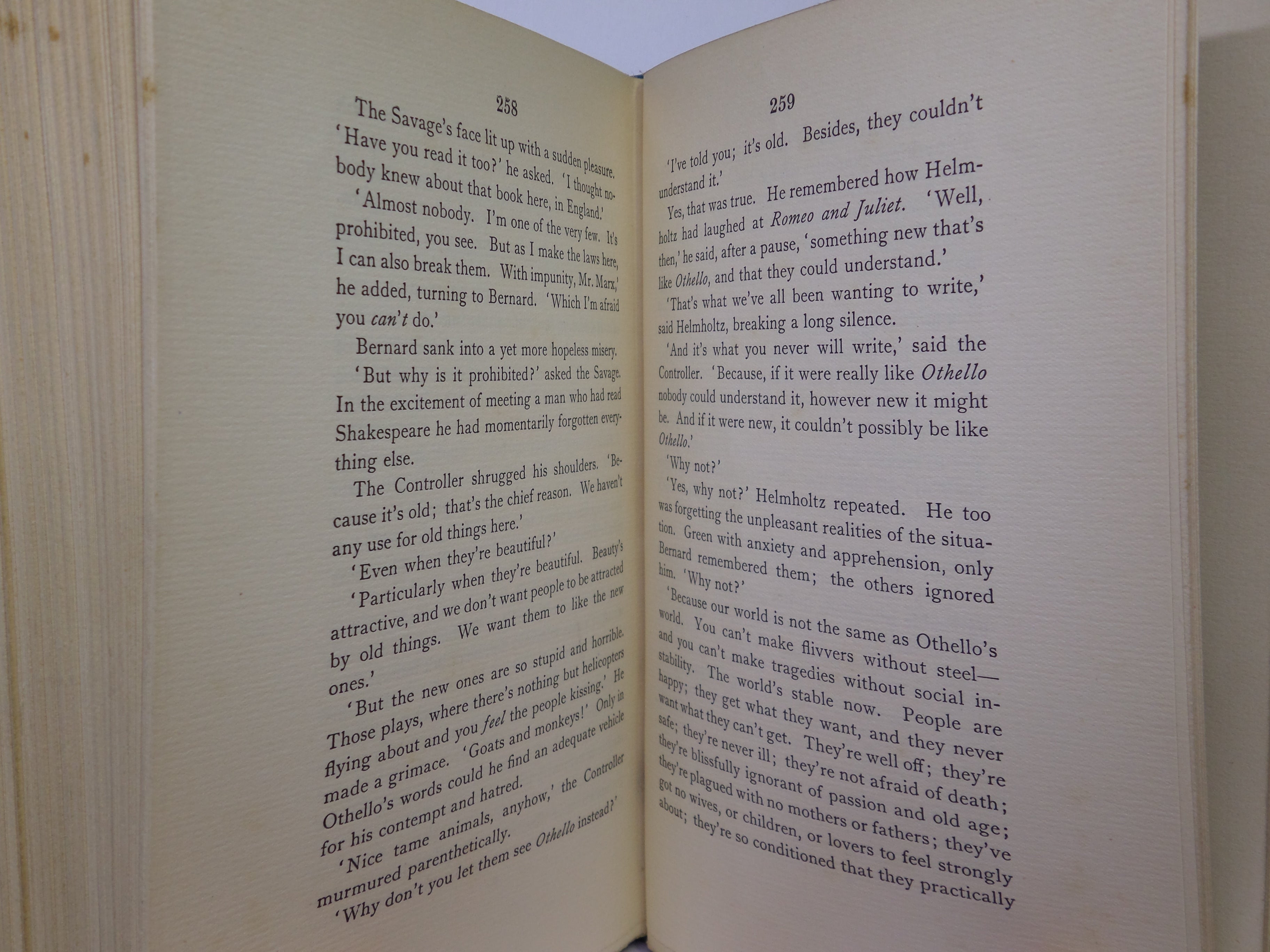 BRAVE NEW WORLD BY ALDOUS HUXLEY 1932 FIRST EDITION