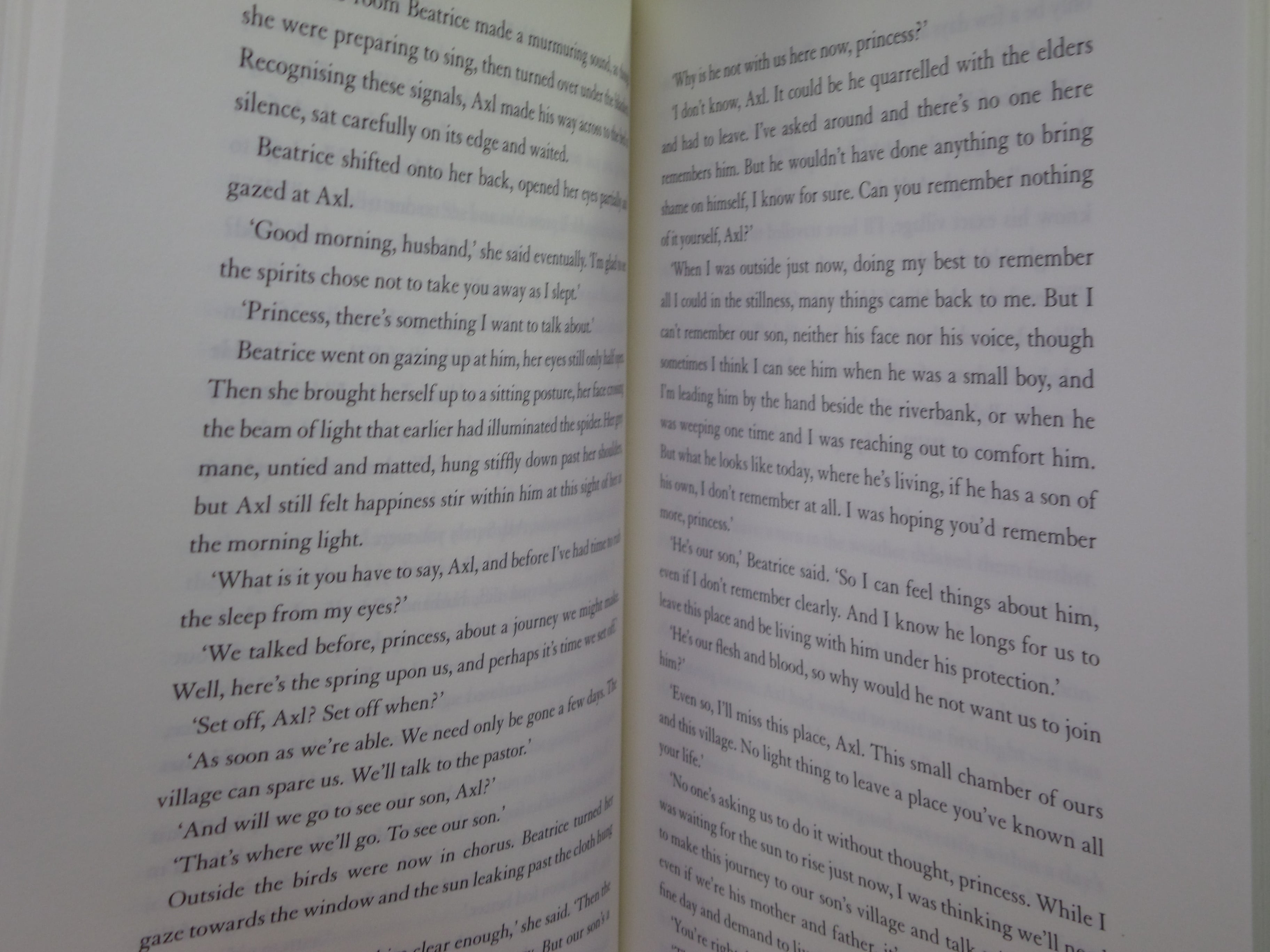 THE BURIED GIANT BY KAZUO ISHIGURO 2015 SIGNED FIRST EDITION