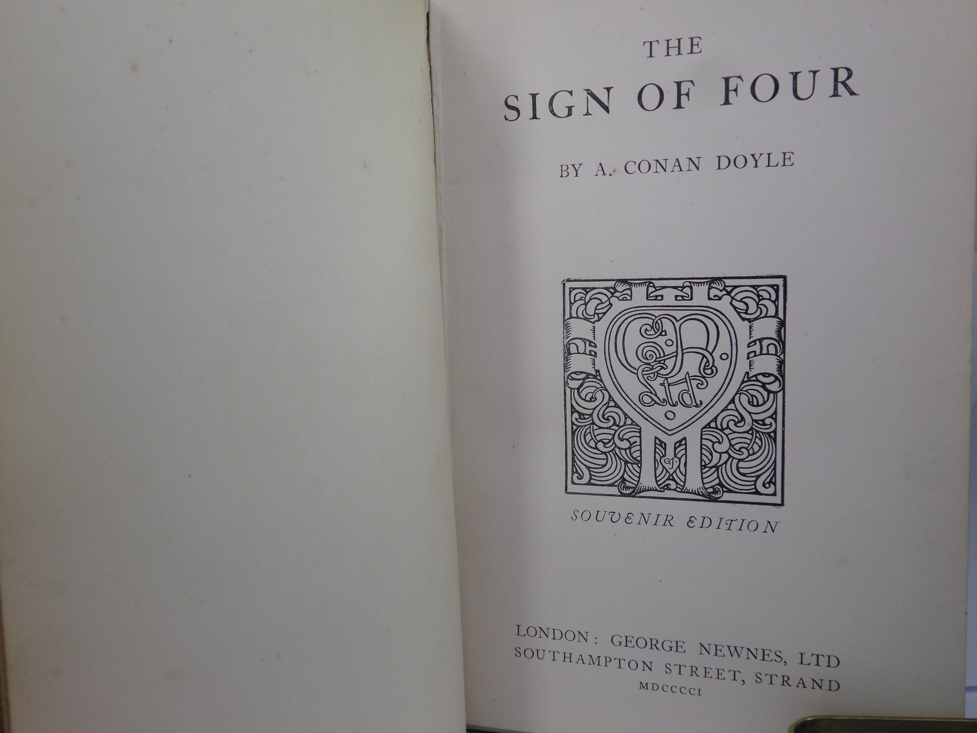 THE SIGN OF FOUR BY ARTHUR CONAN DOYLE 1901 SOUVENIR EDITION