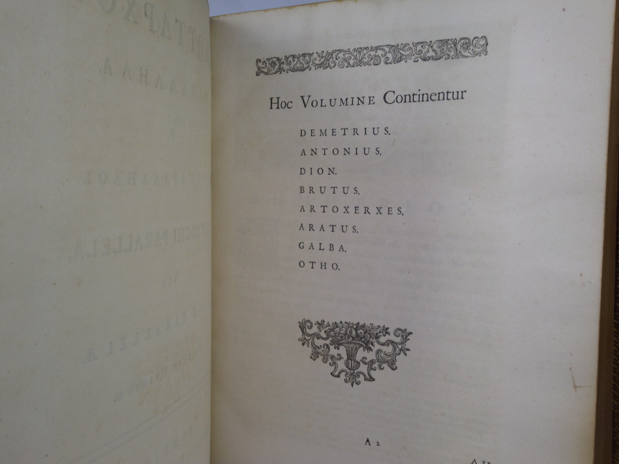 [PLUTARCH'S PARALLEL LIVES] PLUTARCHI CHAERONENSIS VITAE PARALLELAE CUM SINGULIS A LIQUOT GRAECE ET LATINE 1723-29