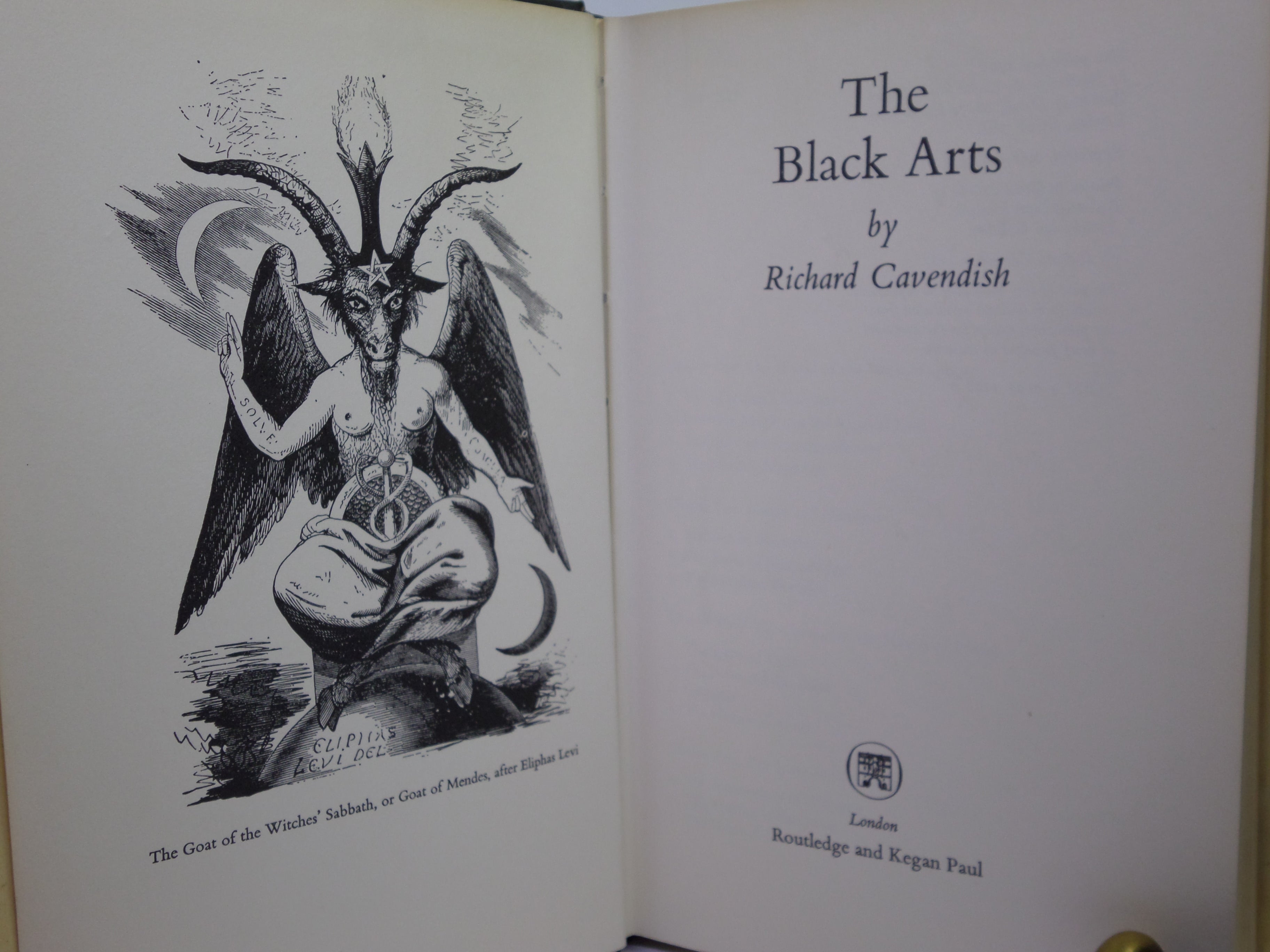 THE BLACK ARTS BY RICHARD CAVENDISH 1974