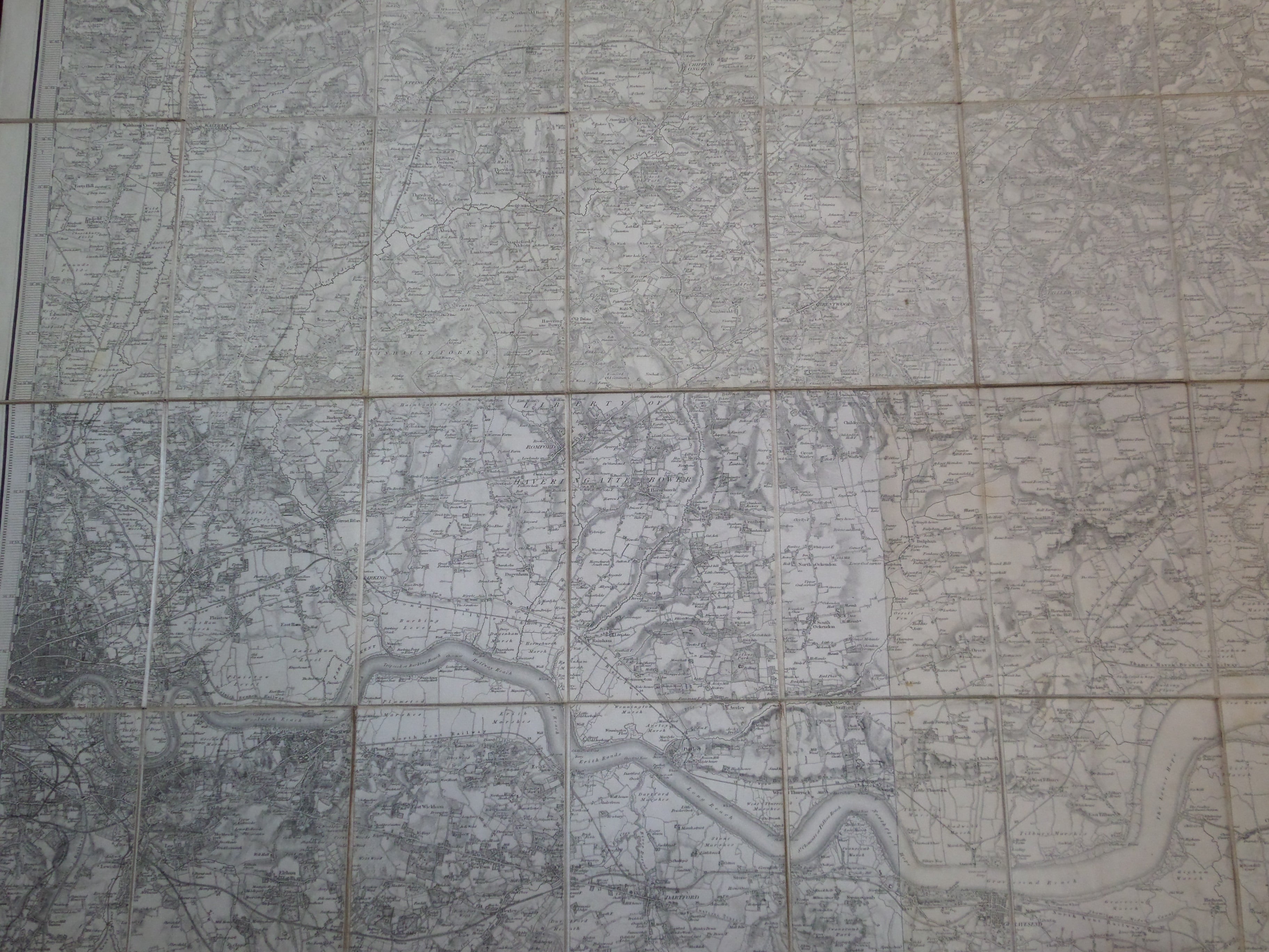 RARE MAP OF LONDON AND ITS ENVIRONS BY JAMES WYLD C.1843-44