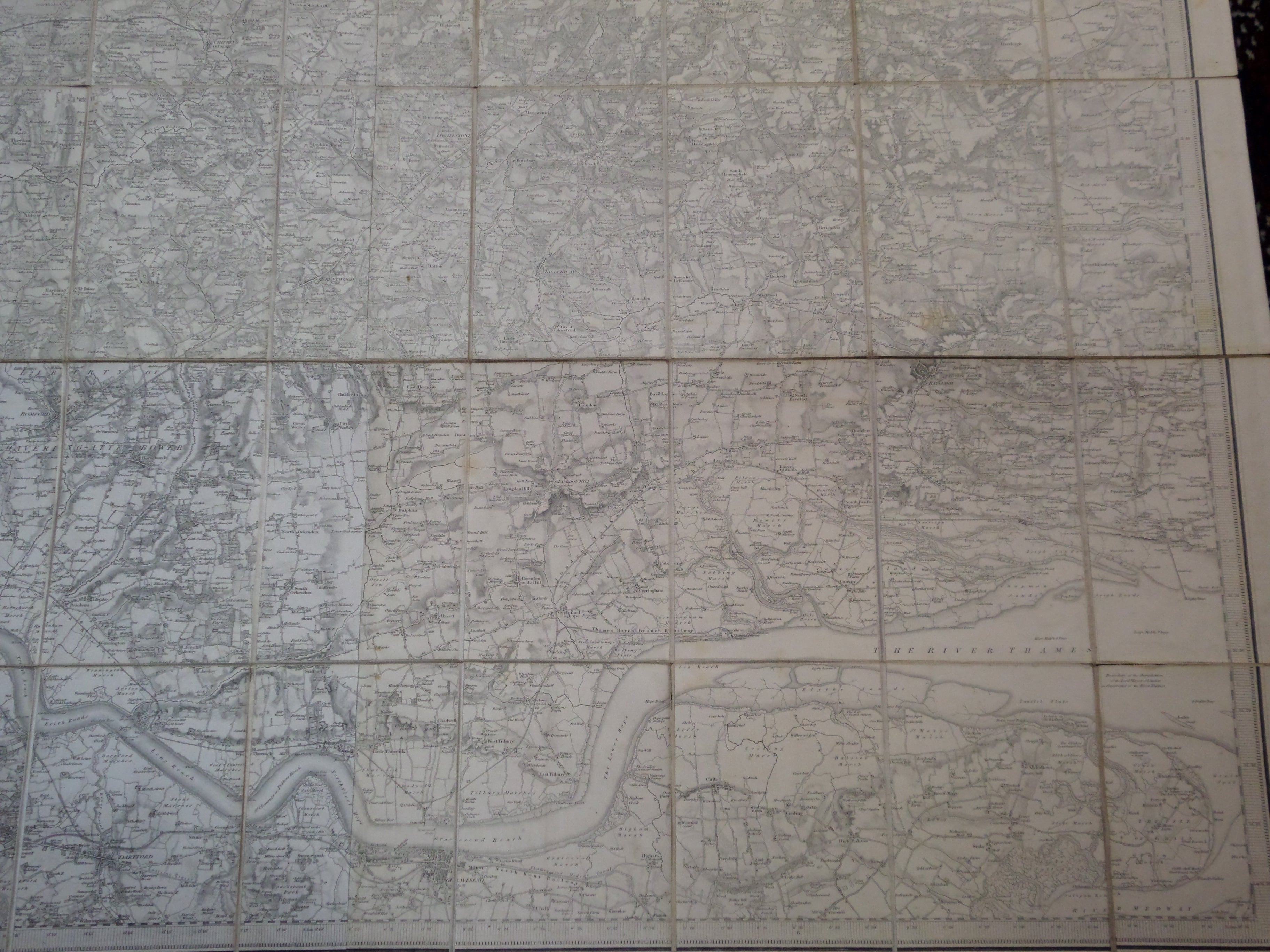 RARE MAP OF LONDON AND ITS ENVIRONS BY JAMES WYLD C.1843-44