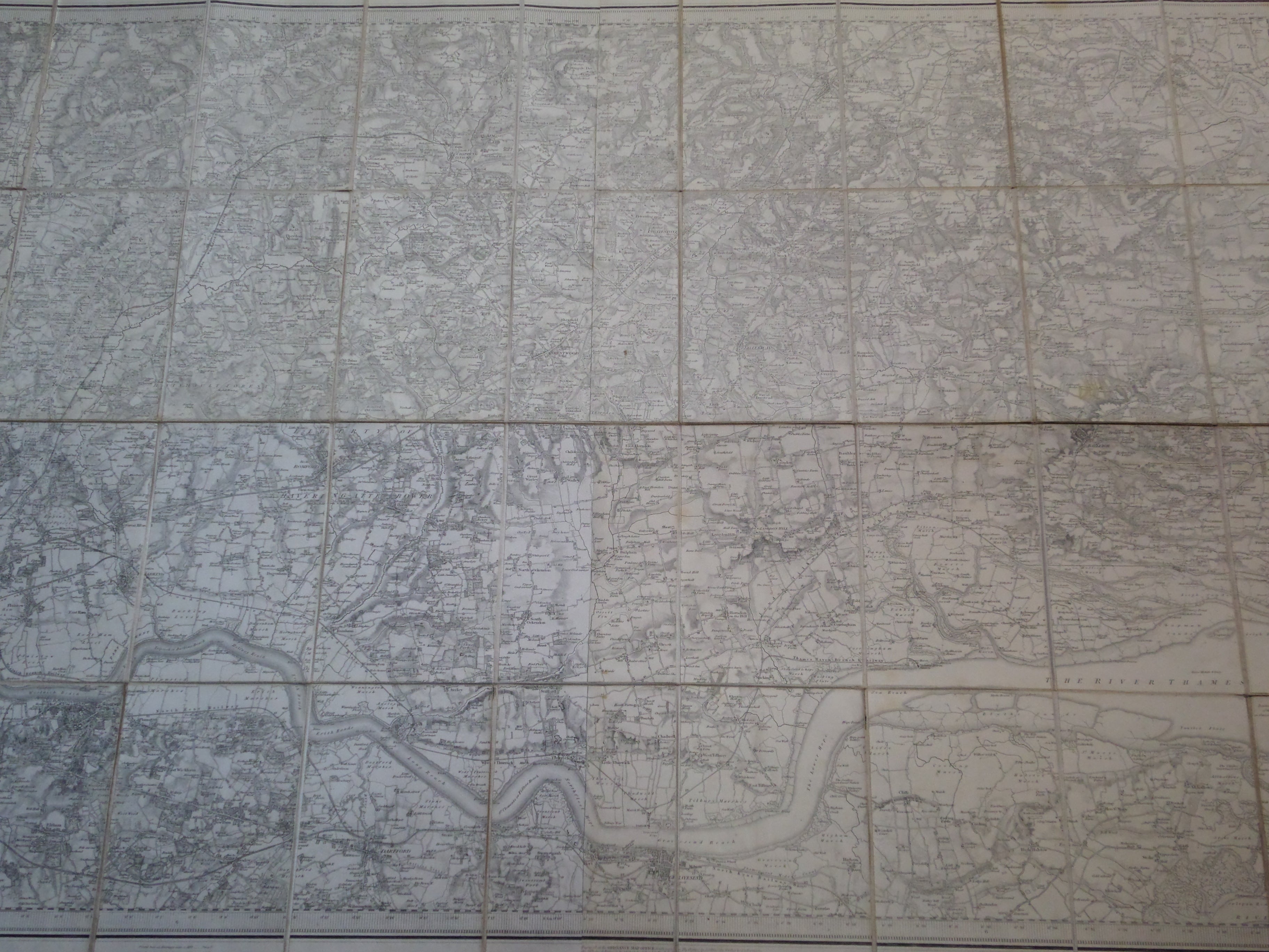 RARE MAP OF LONDON AND ITS ENVIRONS BY JAMES WYLD C.1843-44
