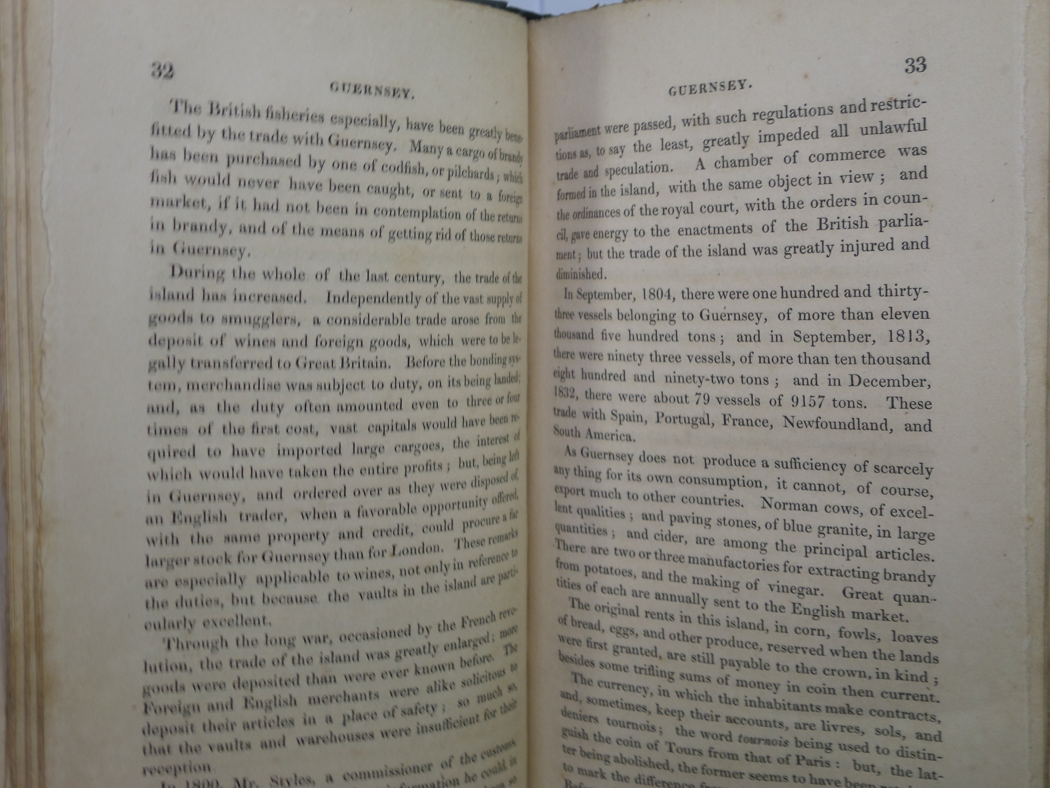 THE STRANGERS' GUIDE TO THE ISLANDS OF GUERNSEY AND JERSEY 1833 FIRST EDITION