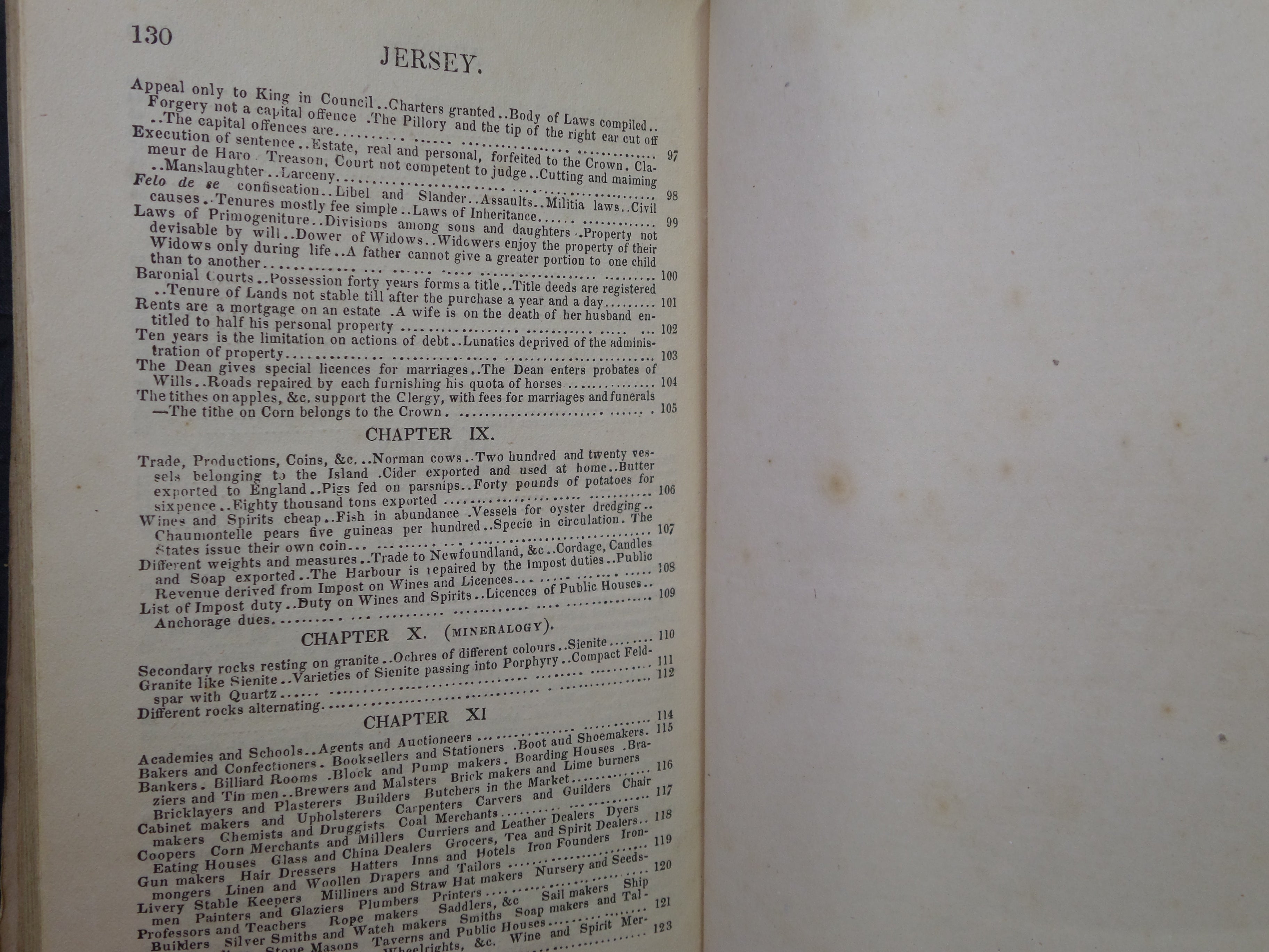 THE STRANGERS' GUIDE TO THE ISLANDS OF GUERNSEY AND JERSEY 1833 FIRST EDITION