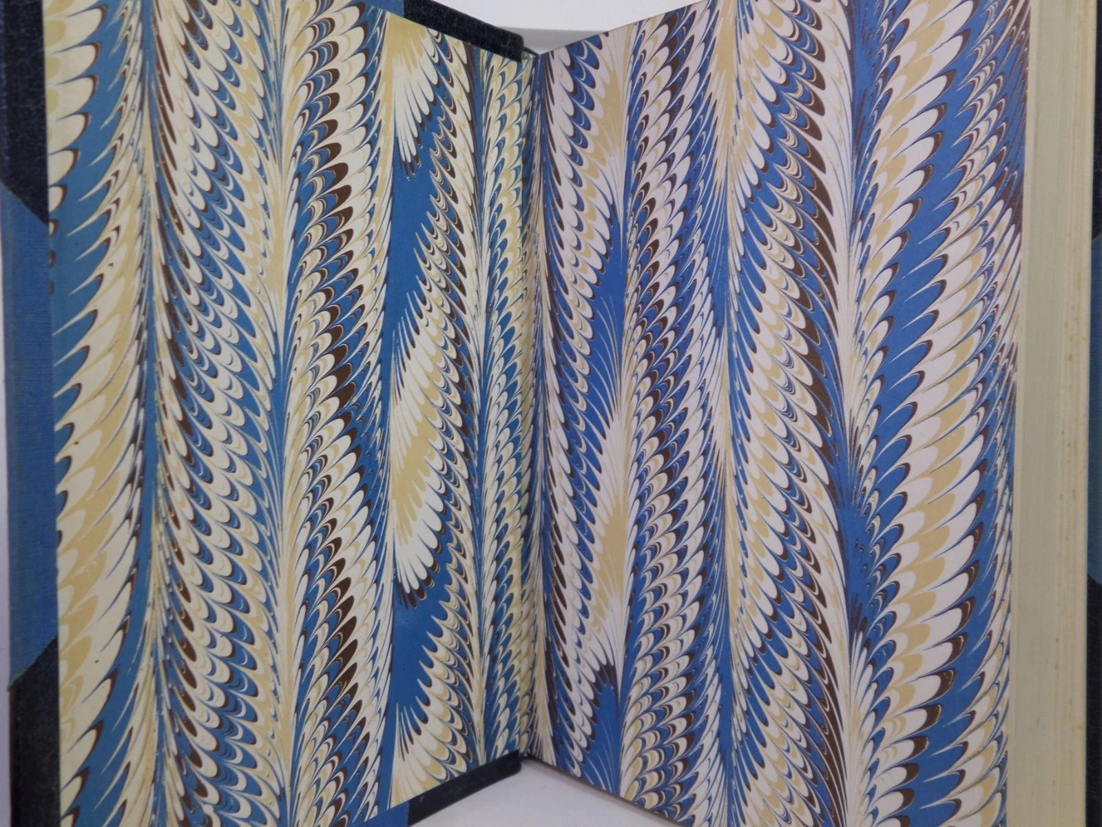 THE ADVENTURES AND MEMOIRS OF SHERLOCK HOLMES BY ARTHUR CONAN DOYLE 1974 FINE BINDING