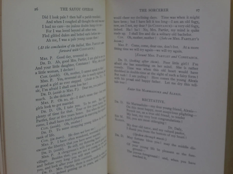 THE SAVOY OPERAS: BEING THE COMPLETE TEXT OF THE GILBERT & SULLIVAN OPERAS 1927 FINE BINDING