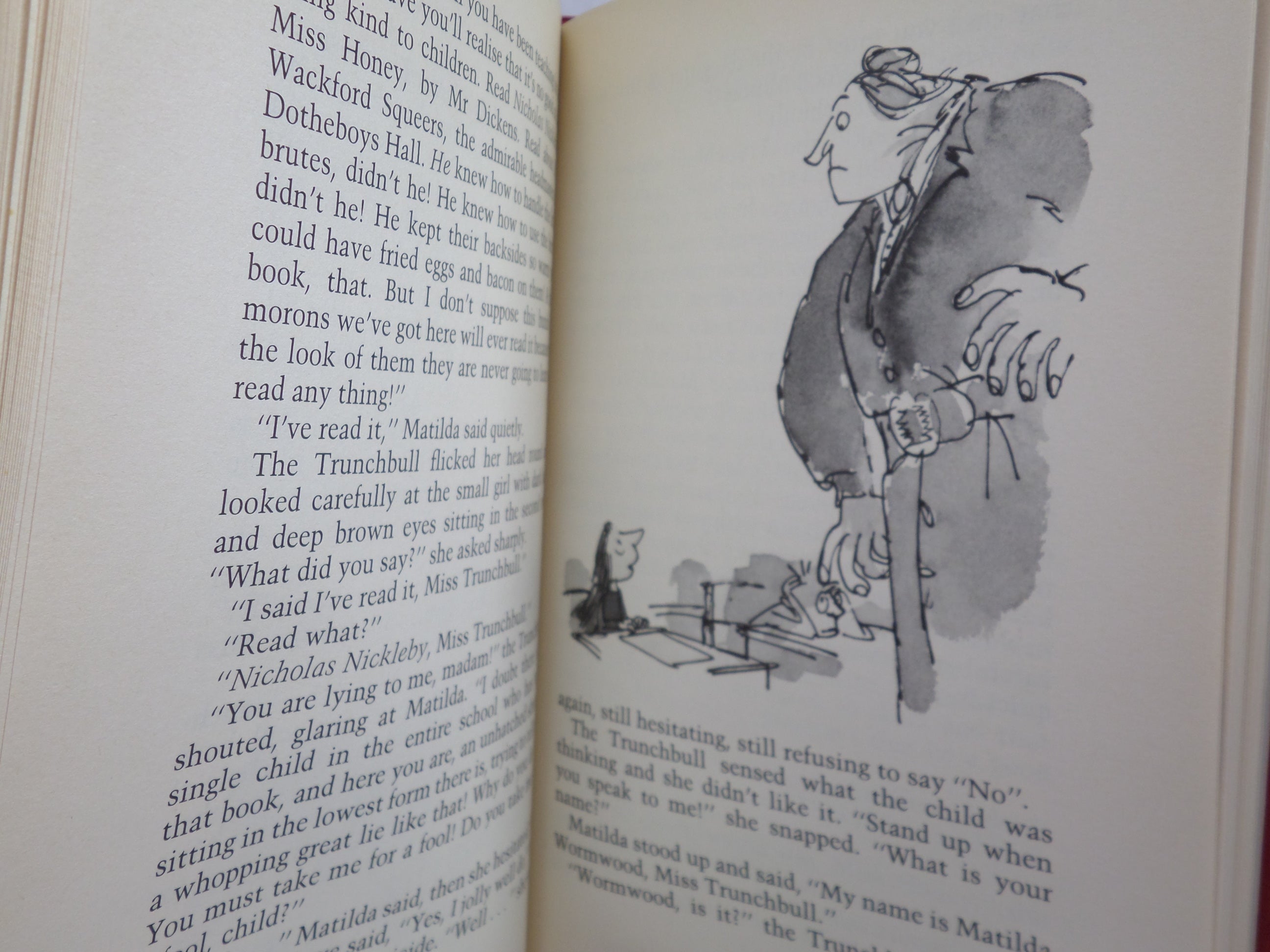 MATILDA BY ROALD DAHL 1988 FIRST EDITION, HARDBACK WITH ORIGINAL DUST JACKET