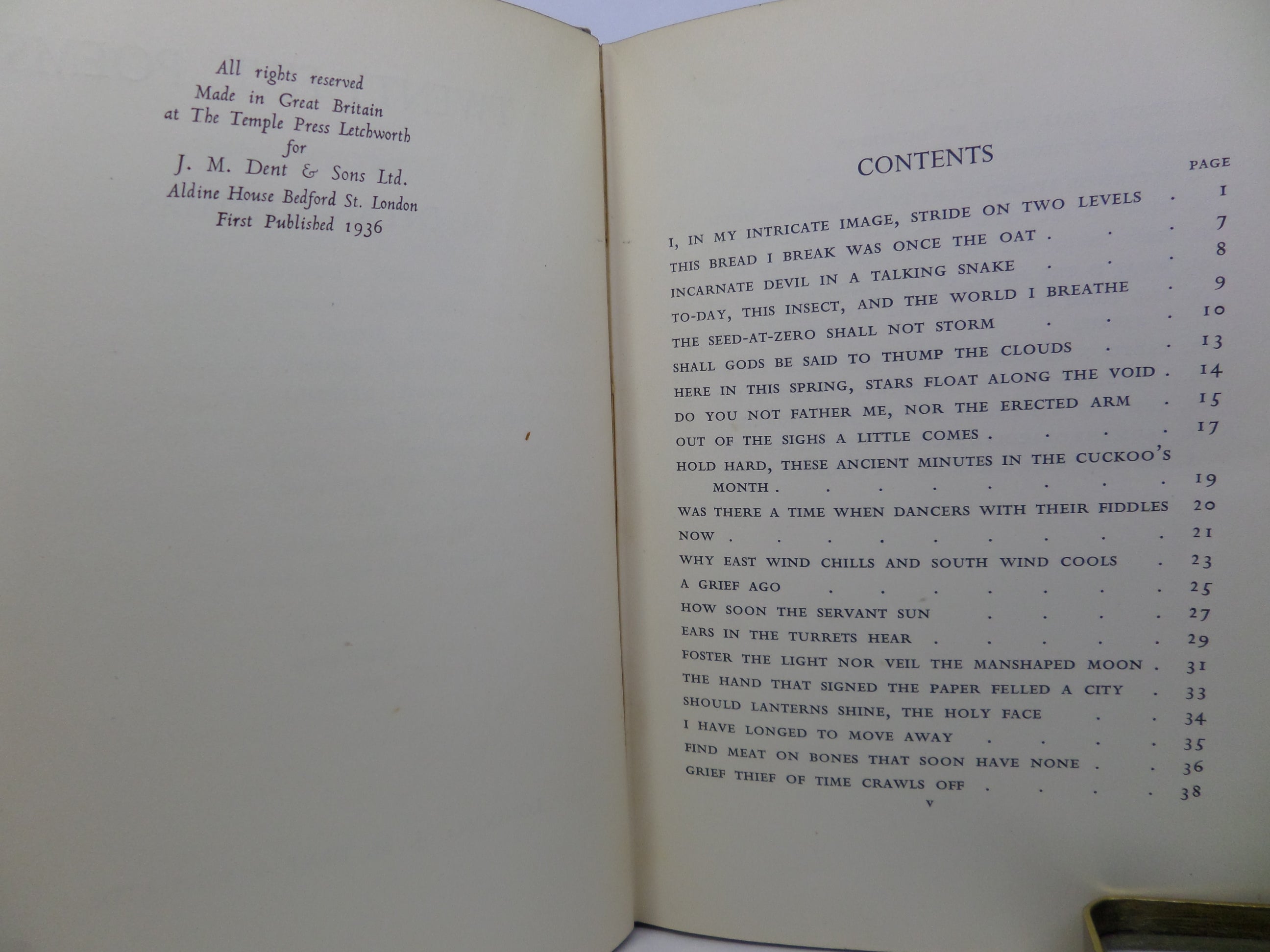 TWENTY-FIVE POEMS BY DYLAN THOMAS 1936 FIRST EDITION