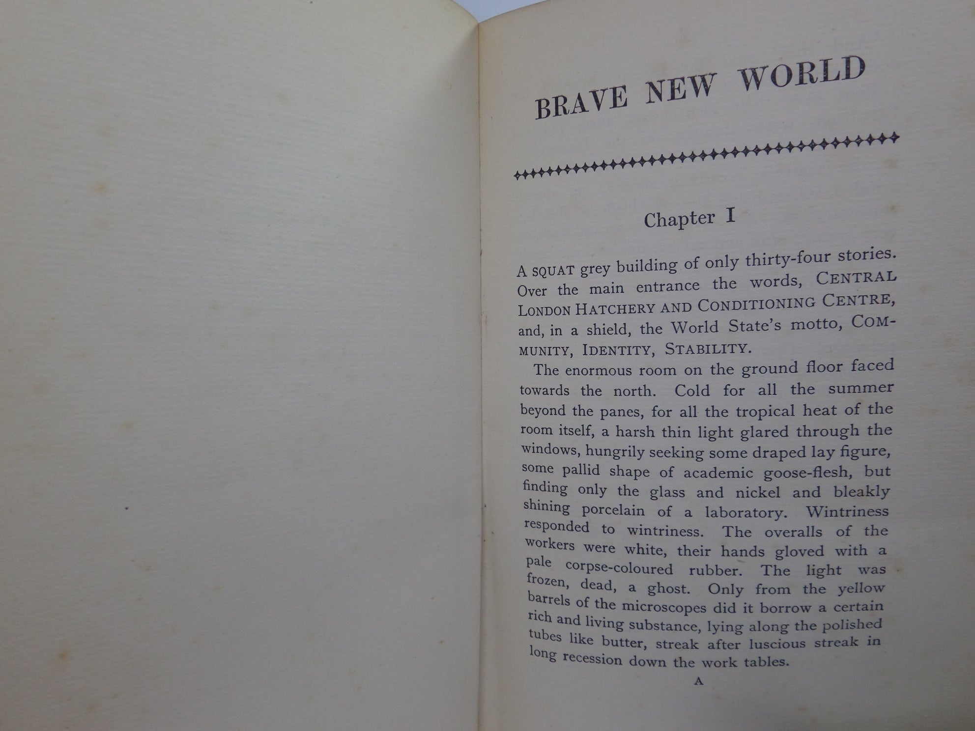 BRAVE NEW WORLD BY ALDOUS HUXLEY 1932 FIRST EDITION