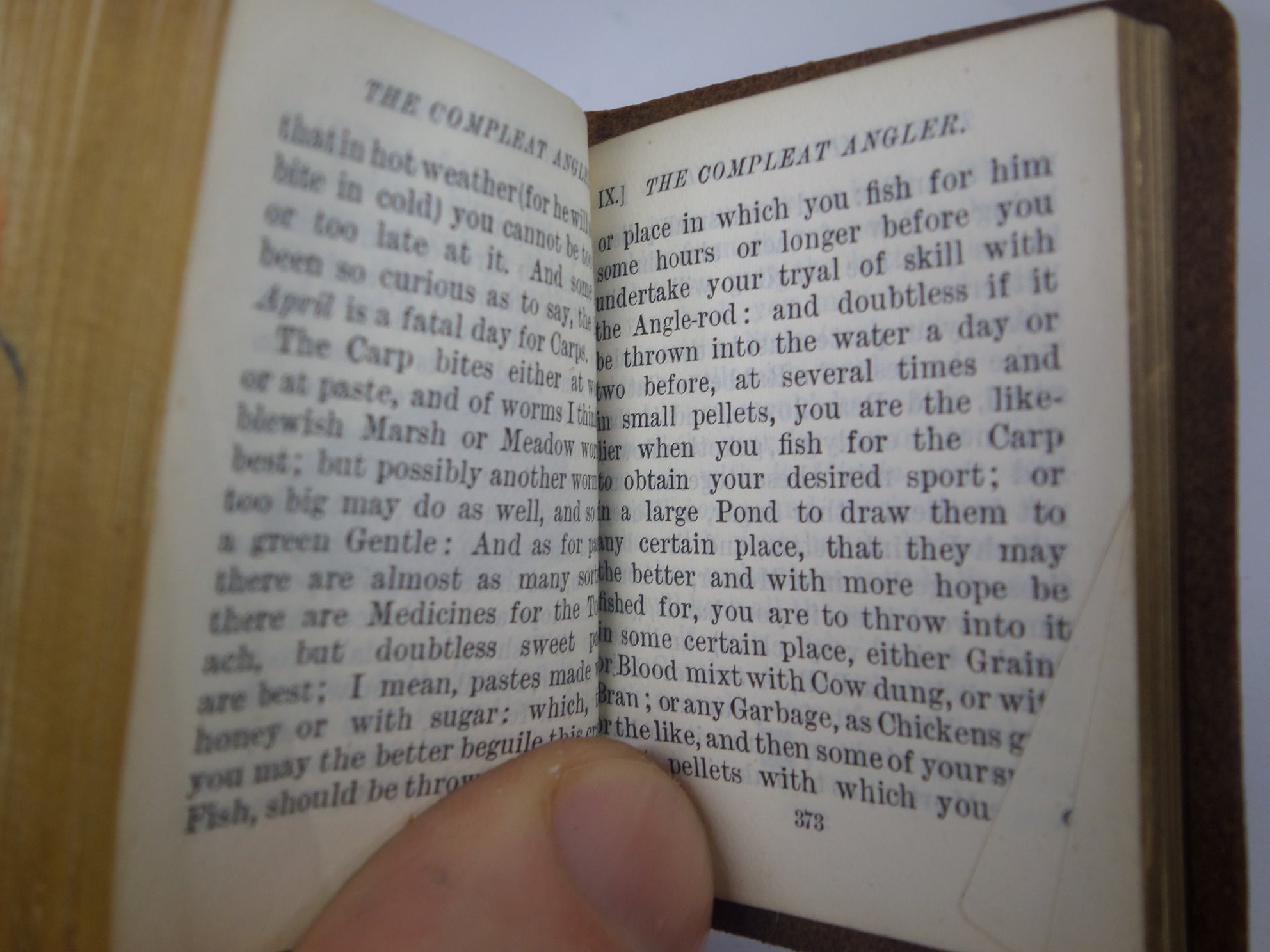 THE COMPLEAT ANGLER BY IZAAK WALTON CA.1900 MINIATURE EDITION, LEATHER BINDING