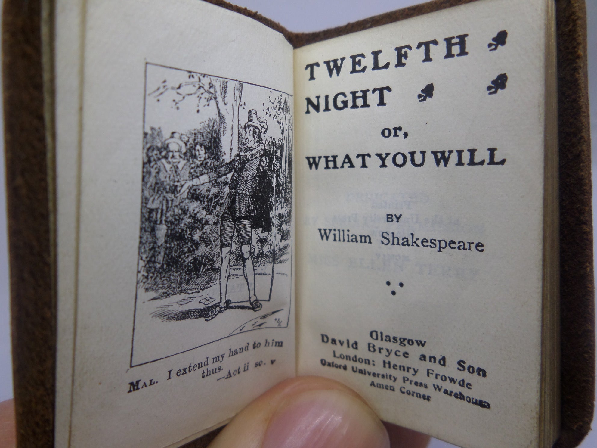 TWELFTH NIGHT BY WILLIAM SHAKESPEARE, MINIATURE EDITION, LEATHER BINDING