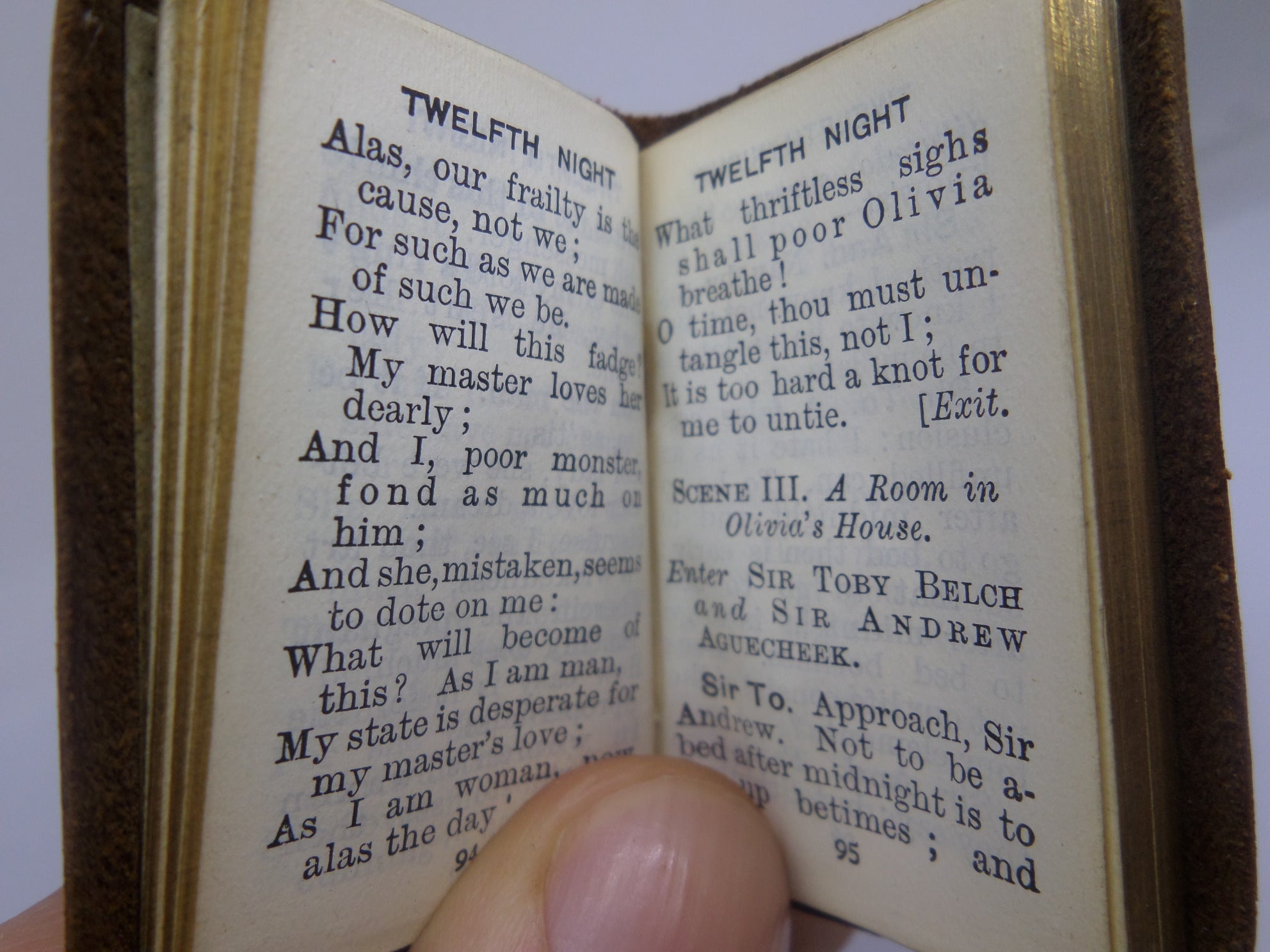 TWELFTH NIGHT BY WILLIAM SHAKESPEARE, MINIATURE EDITION, LEATHER BINDING