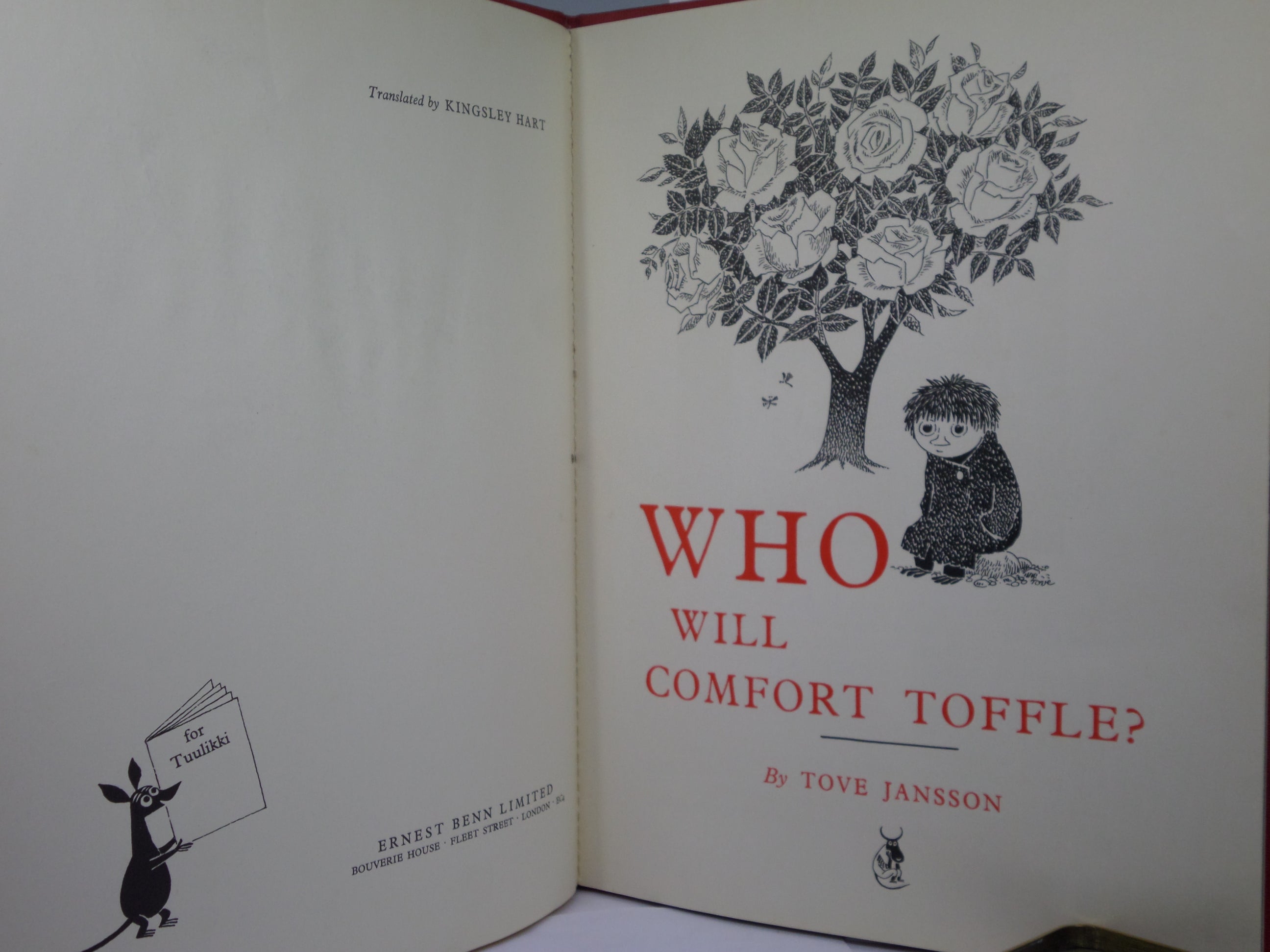 WHO WILL COMFORT TOFFLE? BY TOVE JANSSON 1960 FIRST ENGLISH EDITION HARDCOVER