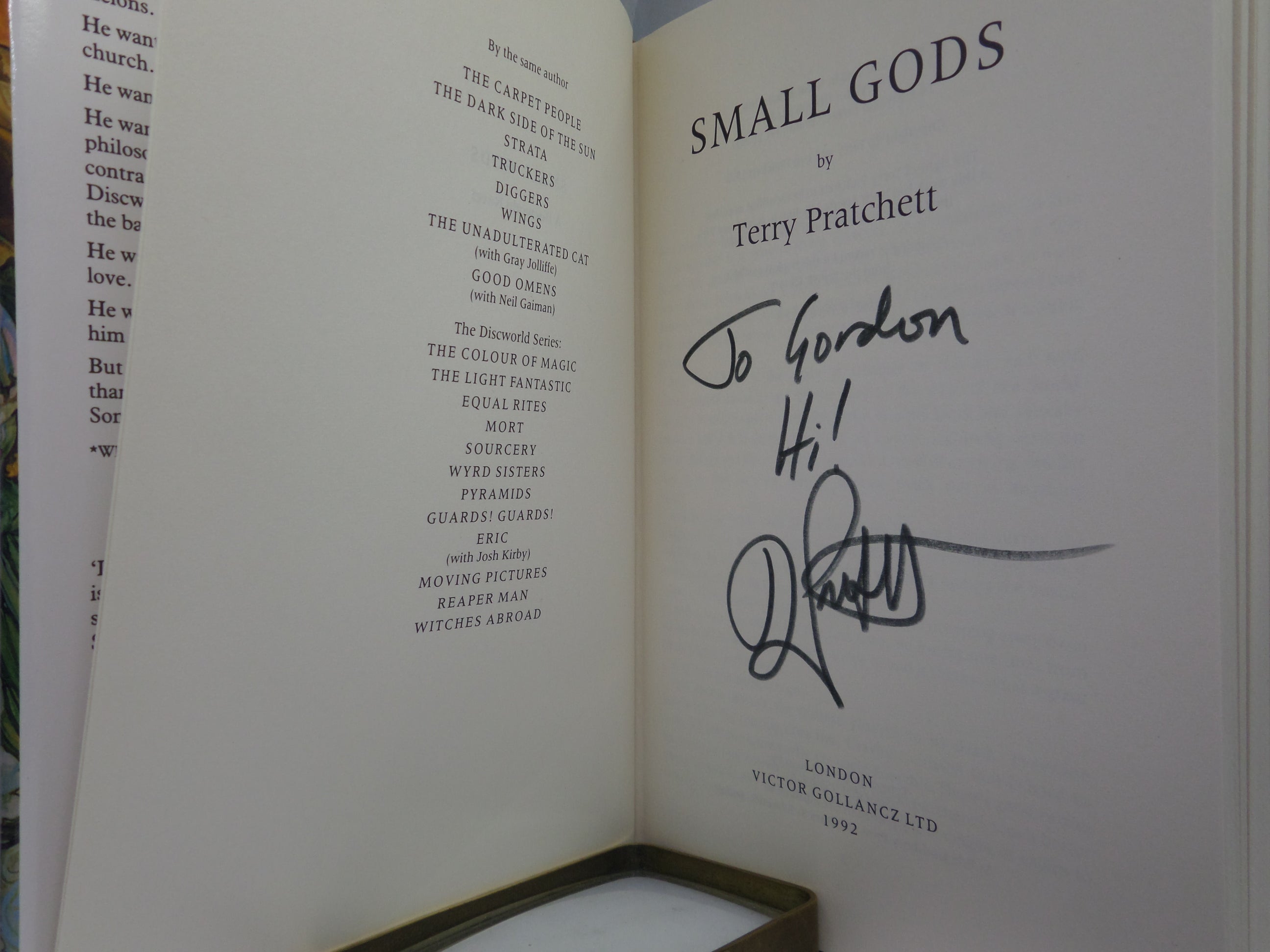 SMALL GODS BY TERRY PRATCHETT 1992 SIGNED AND INSCRIBED FIRST EDITION [HARDBACK]