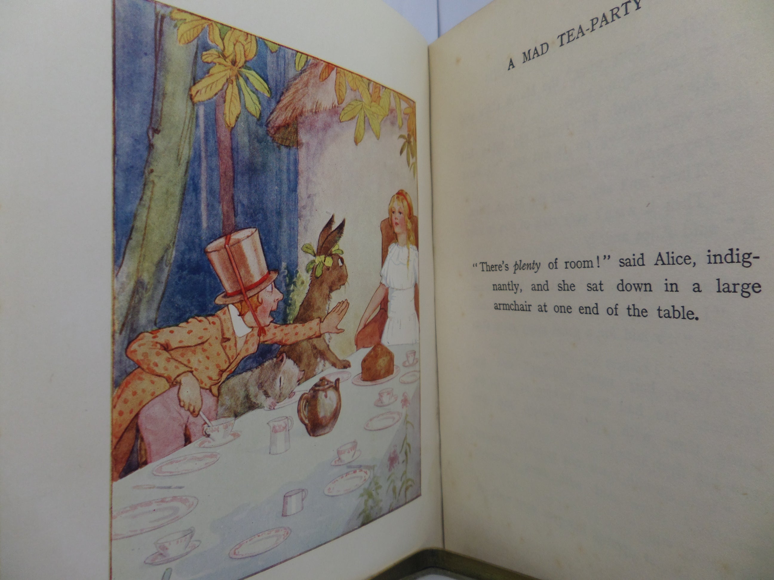 ALICE'S ADVENTURES IN WONDERLAND BY LEWIS CARROLL CA.1916 FIRST EDITION MARGARET W. TARRANT ILLUSTRATIONS