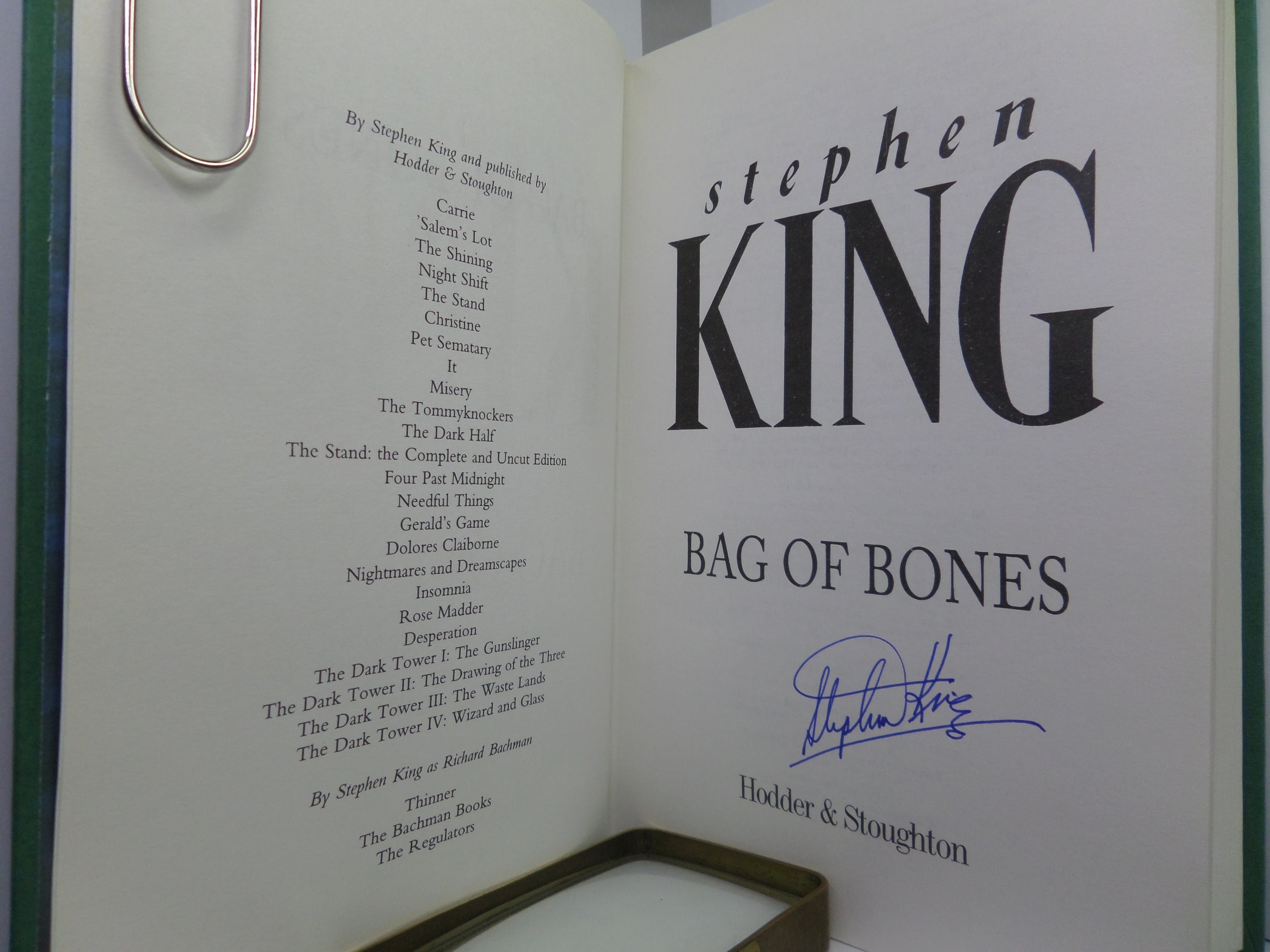 BAG OF BONES BY STEPHEN KING 1998 SIGNED UK FIRST EDITION, HARDCOVER