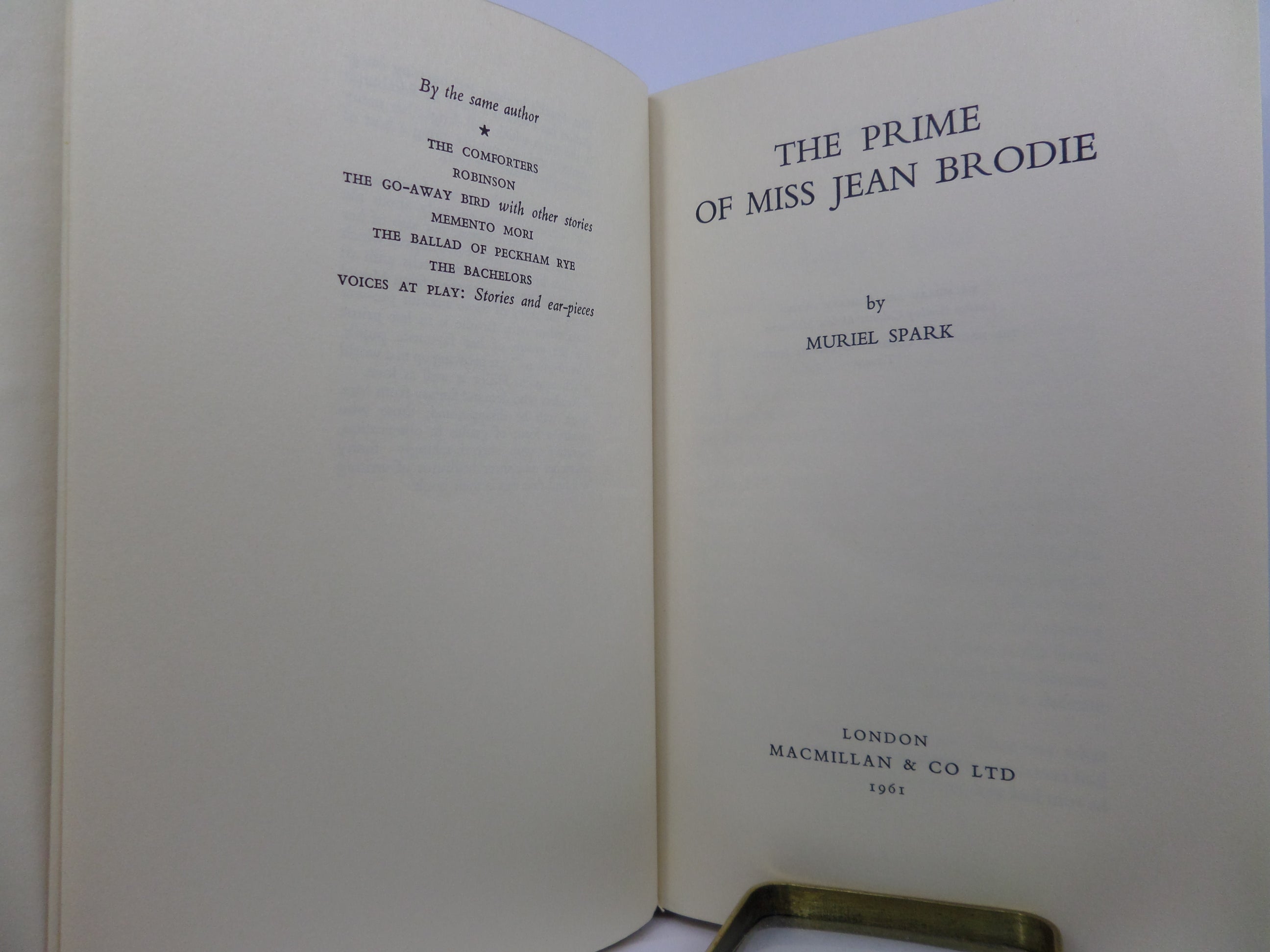 THE PRIME OF MISS JEAN BRODIE BY MURIEL SPARK 1961 NEAR FINE FIRST EDITION