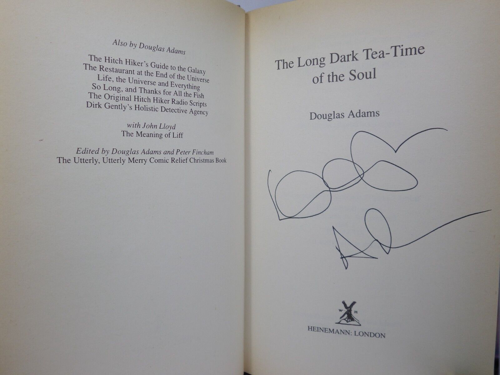THE LONG DARK TEA-TIME OF THE SOUL BY DOUGLAS ADAMS 1988 SIGNED FIRST EDITION